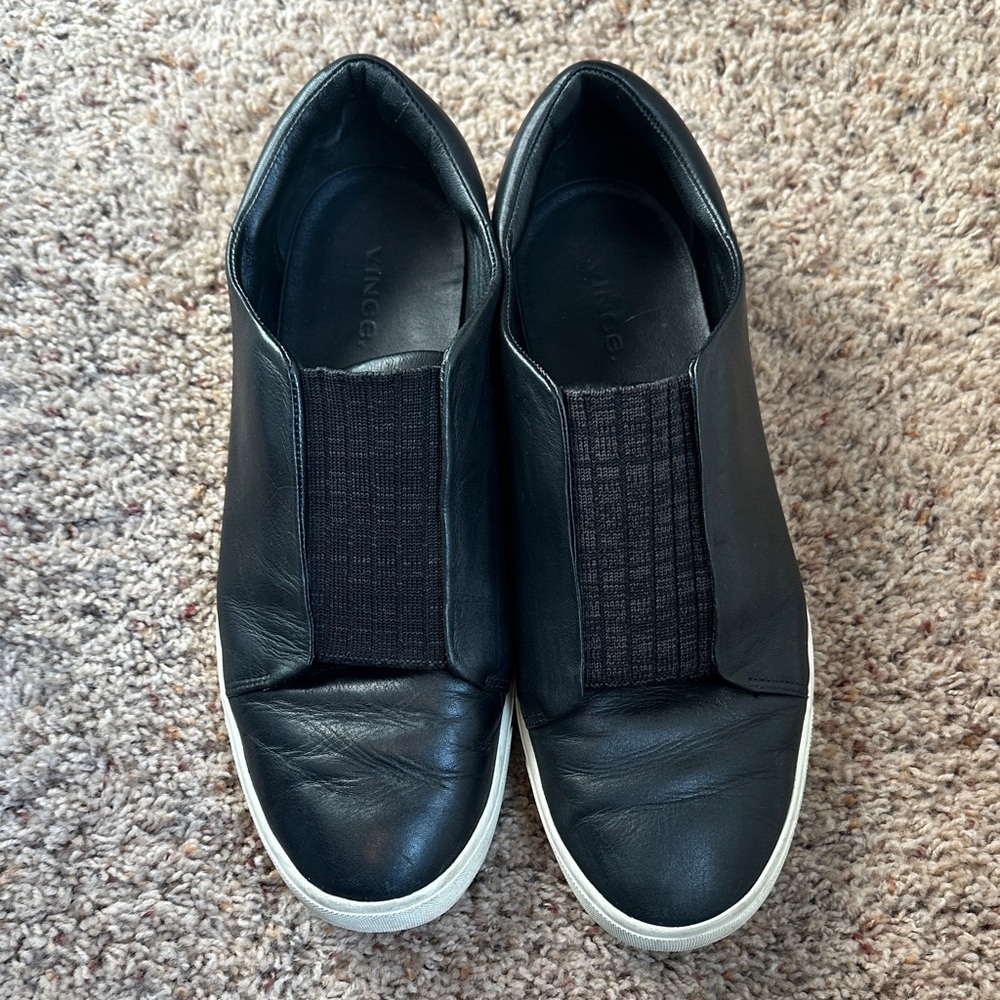 Vince women’s Black and White Sneakers